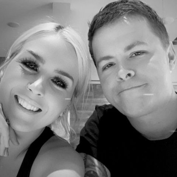 Meet your Posher, Amanda - Picture 1 of 1